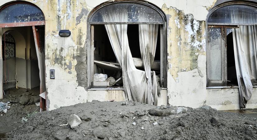Az illegálisan felhúzott házak súlyosbították a katasztrófát az olaszok népszerű üdülőszigetén