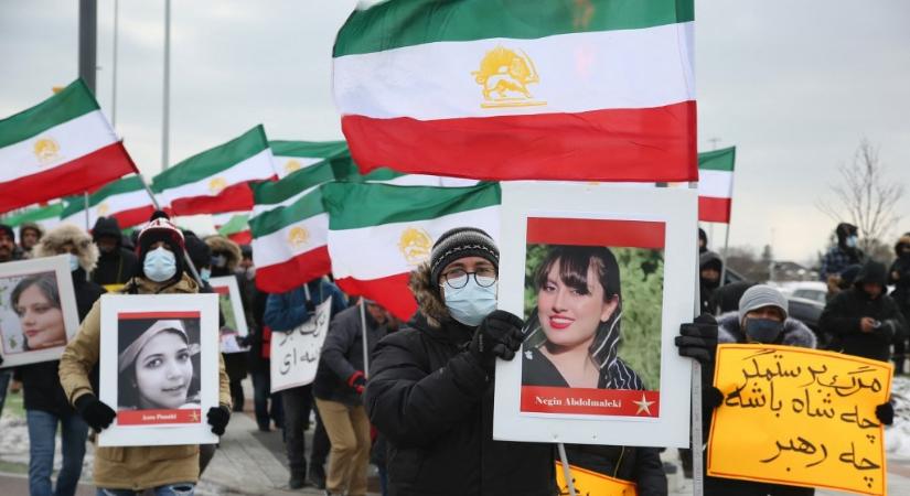 Háromszáznál is többen haltak meg az iráni tüntetéssorozat során