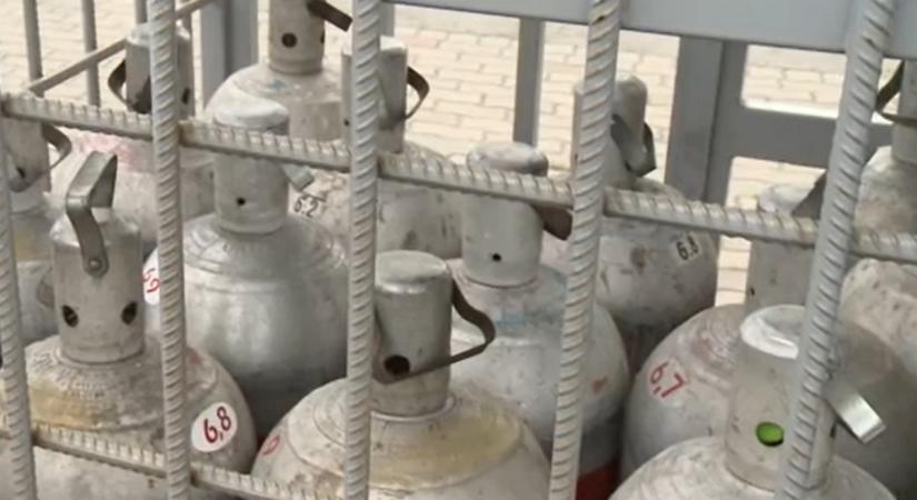 Továbbra is hiánycikk: mi lesz a hatósági áras gázpalackokkal? – videó