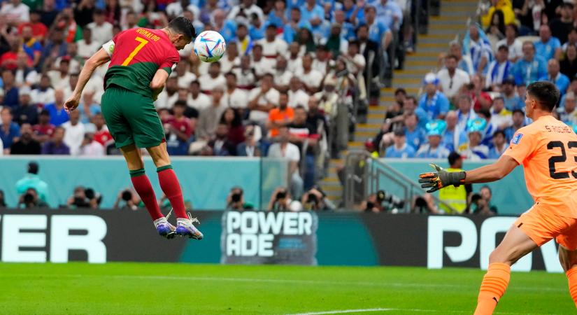 Ronaldo „majdnem gólja” után portugál továbbjutás