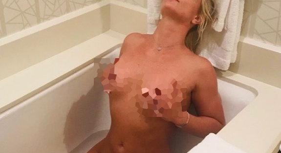Britney Spears ismét teljesen meztelen, és azt üzeni: "szeretek szopni"