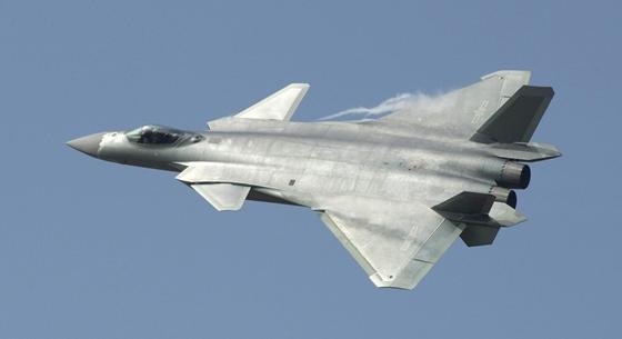 Kína felpörgette a „Hatalmas sárkány” gyártását, a legjobb vadászgépével beérné az USA-t