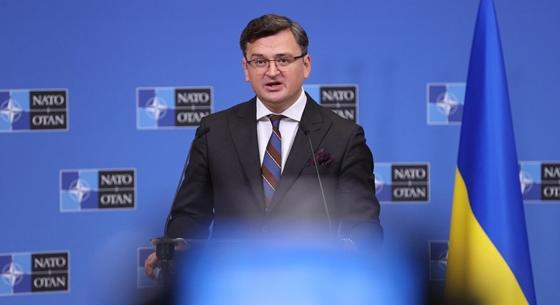 A magyar kormány miatt csak informális vacsorán találkozhat az ukrán külügyminiszter a NATO-val