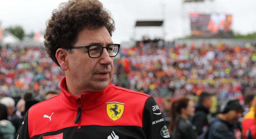 Binotto lemondott, távozik a Ferraritól a csapatfőnök