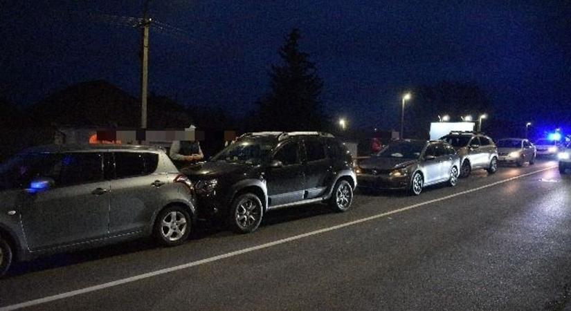 Négy autót tört össze a figyelmetlen autós Szekszárdon