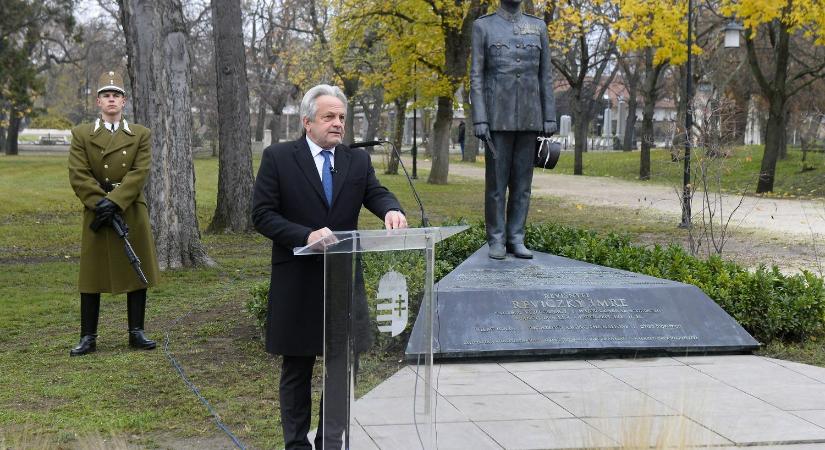 Az embermentő Reviczky Imre ezredesre emlékeztek