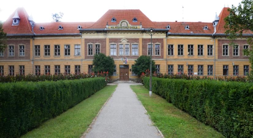 Iskolaépületeket vásárolt a várostól közel kétmilliárd forintért a Debreceni Egyetem