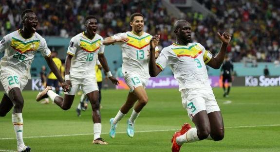 Katar 2022: Hollandia és Szenegál jutott tovább az A-csoportból