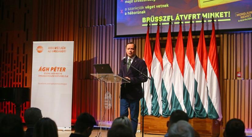 Sárvárra érkezett a Fidesz-KDNP országjáró sorozata