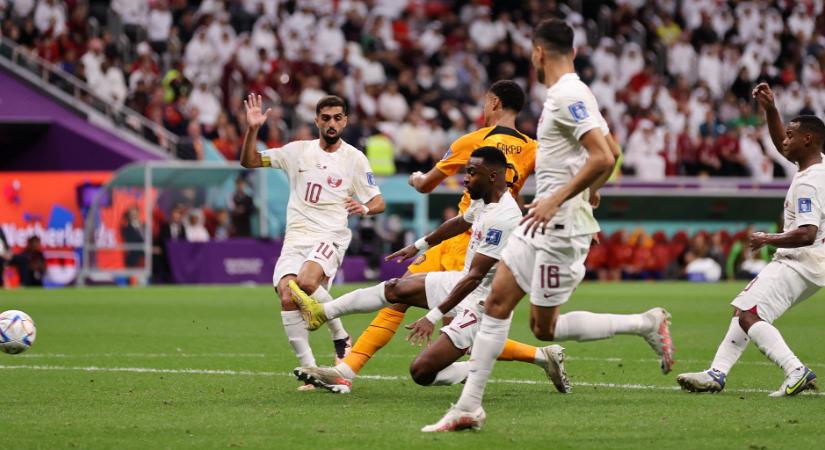 A szerencsés Hollandia és a harmatgyenge Katar meccse méltó befejezése volt a leggyengébb csoportnak