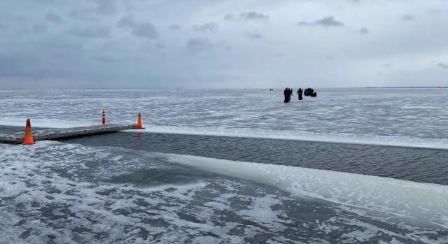 Kétszáz lékhorgász rekedt egy letört jégtáblán
