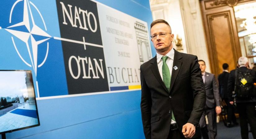 Szijjártó Péter a NATO külügyminisztereinek találkozóján vesz részt