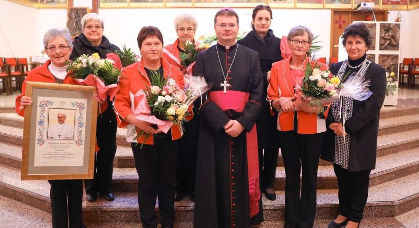 Pápai áldást kapott a rászorulók segítéséért - Szentgotthárdon a kollégium volt, Körmenden a karitász a nagy szerelmem