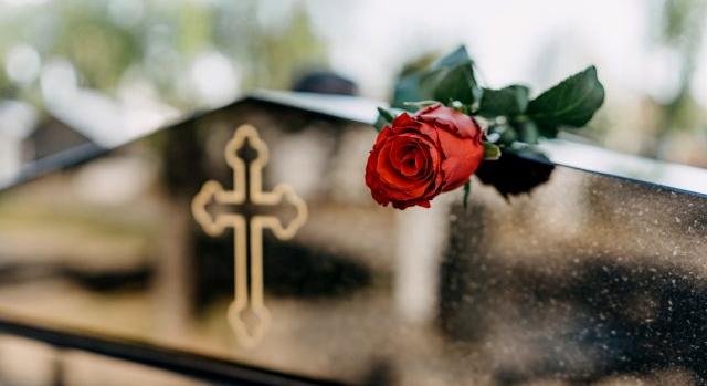 Tele vannak a szerb temetők, illegálisan temetkeznek az emberek