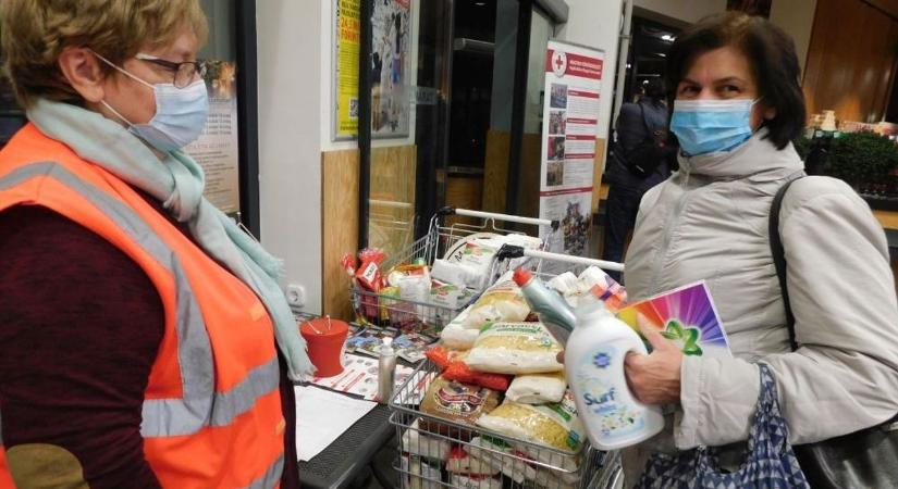 Nagyszabású élelmiszergyűjtésbe kezdett a megyei Vöröskereszt