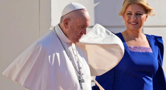Zuzana Čaputová államfőt a Vatikánban fogadja Ferenc pápa