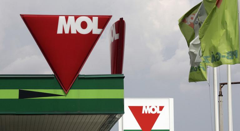 Hivatalos: Több száz benzinkutat vásárolt a Mol Lengyelországban