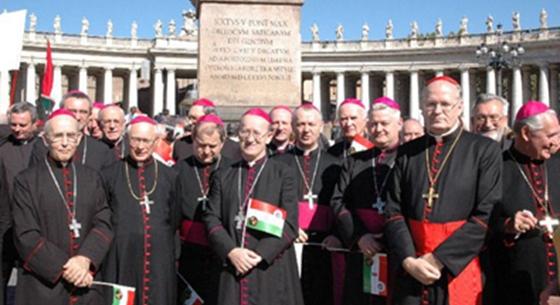 Garázst kap ajándékba a katolikus püspöki kar