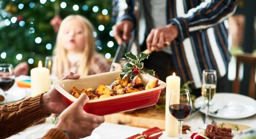 Katasztrófába fulladó családi karácsonyi ebéd és a nagypapa sötét titka