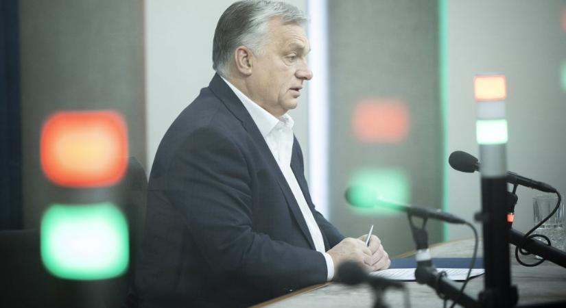 Orbán két hete járt utoljára a közrádióban