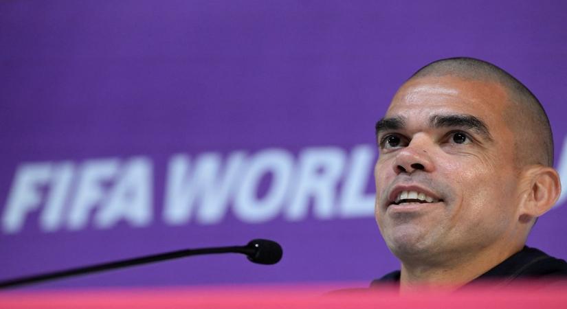 Meglepő bejelentést tett a portugálok védője, Pepe