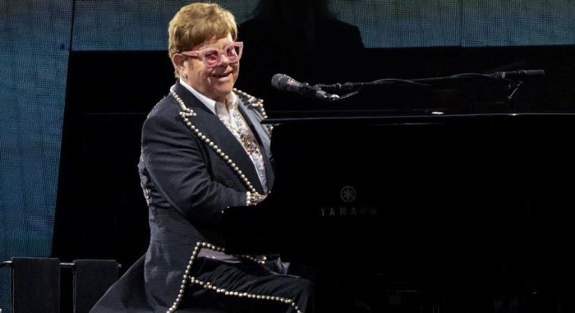 A glastonbury-i zenei fesztiválon búcsúzik el brit rajongóitól Elton John