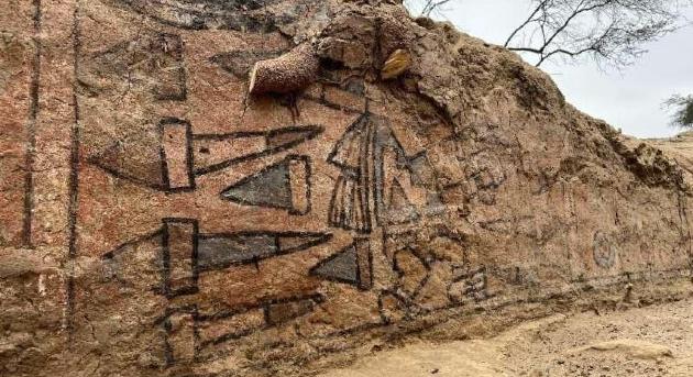 Megmenekült a fosztogatók markából egy ezeréves perui falfestmény