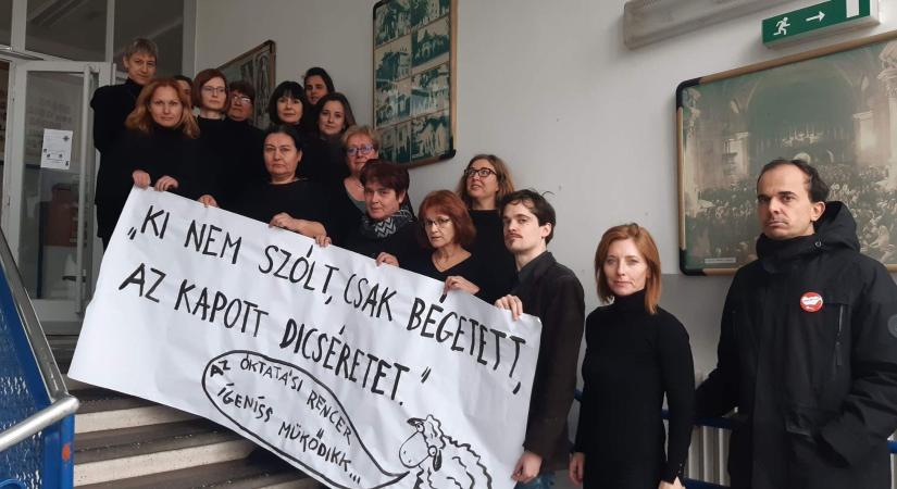 A Németh László Gimnázium tanárai is szolidaritást vállalnak a kirúgott tanárokkal