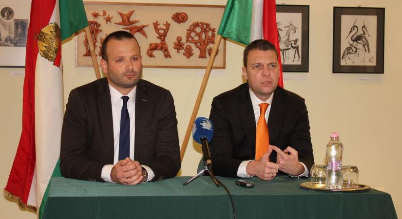 Magyarország tűzszünetet és tárgyalásokat sürget