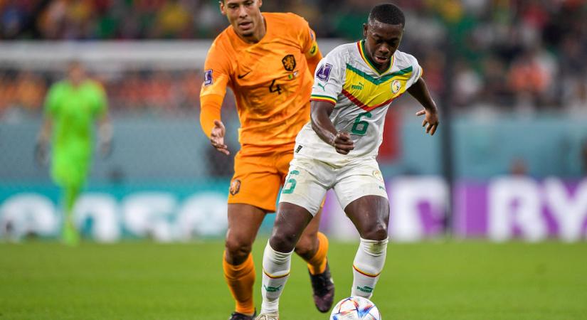A Leicester City világbajnokságon szereplő középpályására vetett szemet a Besiktas – sajtóhír