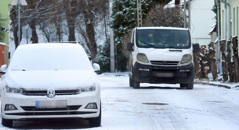 Kis odafigyeléssel biztonságossá tehető a téli közlekedés