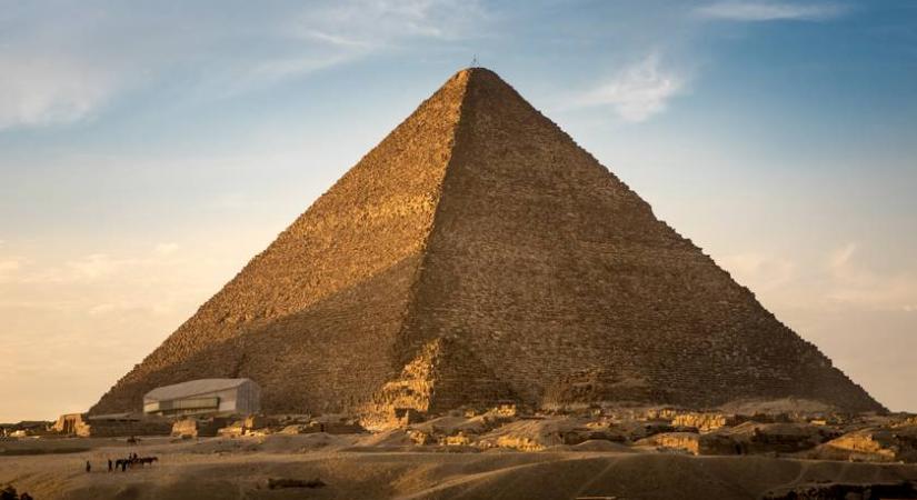 Most te is körülnézhetsz a gízai nagy piramisban: online is nagyon látványos