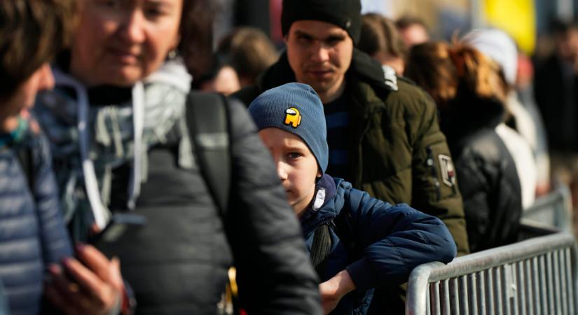 Közel 15 millió ukrán állampolgár menekült külföldre a harcok elől