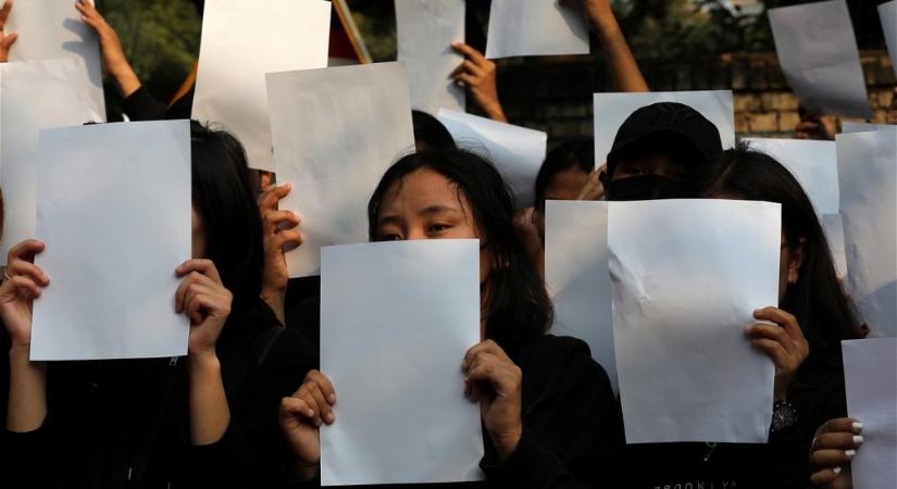 Cellainformációk segítségével kerítik elő a tüntetőket a kínai hatóságok