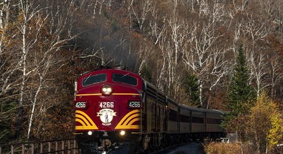 Elfogadták az amerikai vasúti közlekedés összeomlásával fenyegető sztrájkot megakadályozó törvényt
