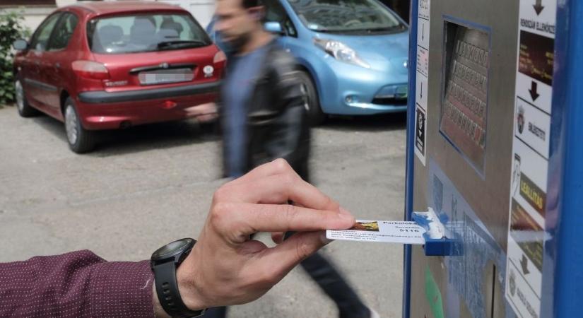 Aranyvasárnaptól január 2-ig nem kell fizetni a parkolásért Fehérváron
