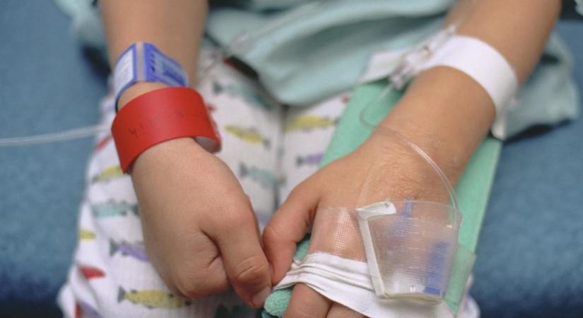 Megteltek az ágyak a németországi gyermekkórházakban, drámai a helyzet egy légúti vírus miatt