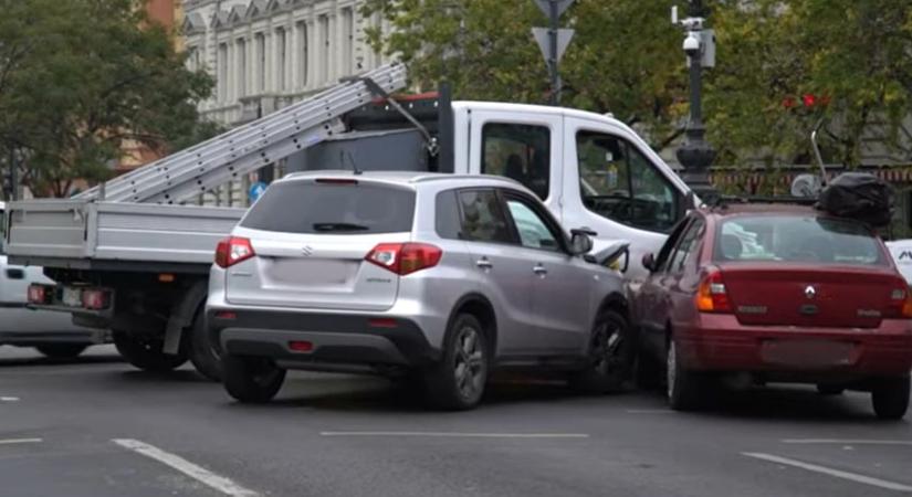 Videó: akik a legtöbb durva közlekedési balesettel találkoznak a városban