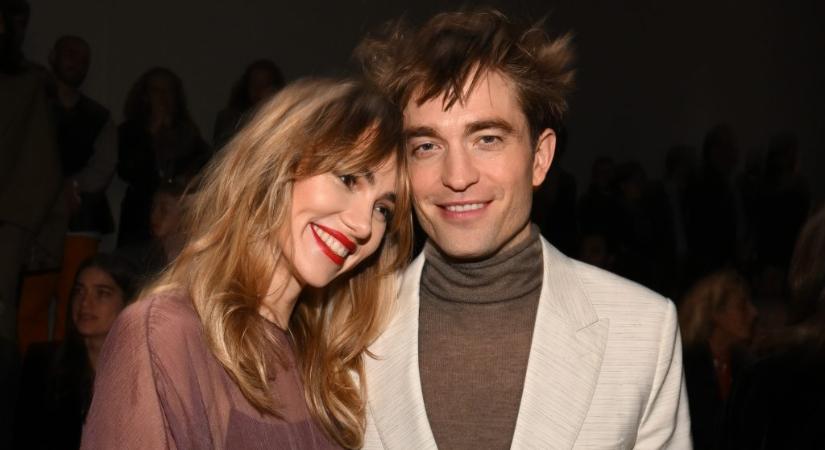 Már négy éve járnak, Robert Pattinson most vörös szőnyegen is debütált barátnőjével