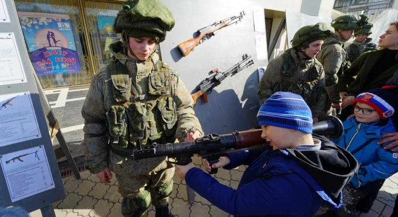 „Putyin hű katonái” – A krími iskolák militarizálása