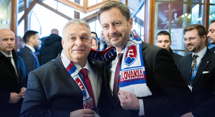 Orbán Viktor új sállal reagált a Nagy-Magyarországos sál-botrányra