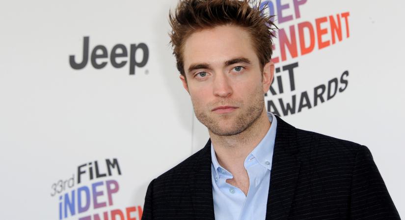 Robert Pattinson most először jelent meg szerelmével együtt a vörös szőnyegen!