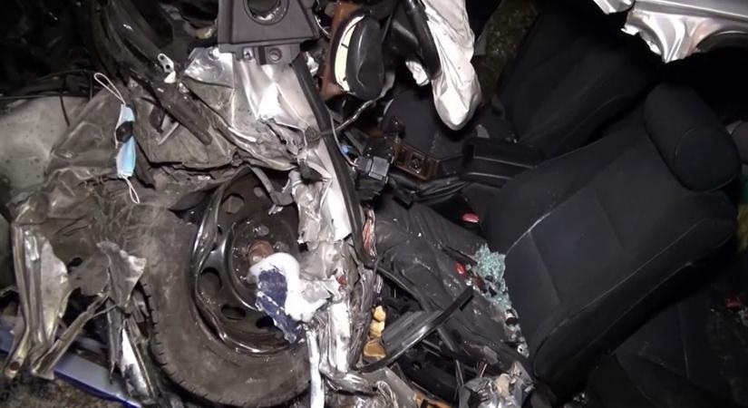 Megrázó részletek a 81-es főúton történt baleset kapcsán: felesége végignézhette a 66 éves férfi haláltusáját (videó)
