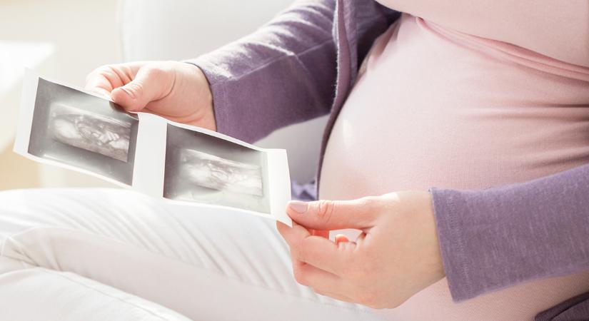 Fiú babával tényleg hosszabb terhességre számíthatunk?