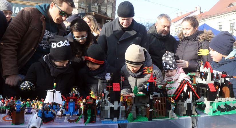 Tömeget hoztak a miskolci belvárosba bronzvasárnapon a régiségek (fotókkal, videóval)