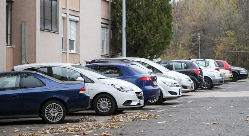 Ingyenes lesz a parkolás az év utolsó hetén Tatabányán