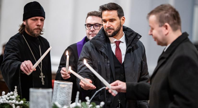Egy lépéssel lejjebb a hierarchián: a második adventi gyertyát alpolgármester gyújtotta meg Debrecenben
