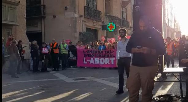 Életvédők tüntettek az abortuszszabályozás lazítása ellen Máltán