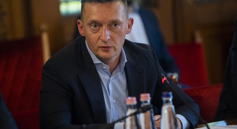 24.hu: Rogán Antal kabinetfőnökéről szó sem esik a Schadl-ügy vádiratában