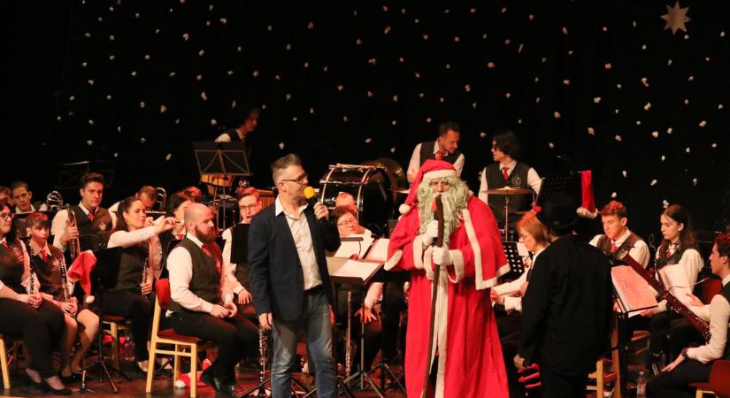A karácsonyi csodáról szólt a kanizsai fúvósok koncertje (galéria, videó)
